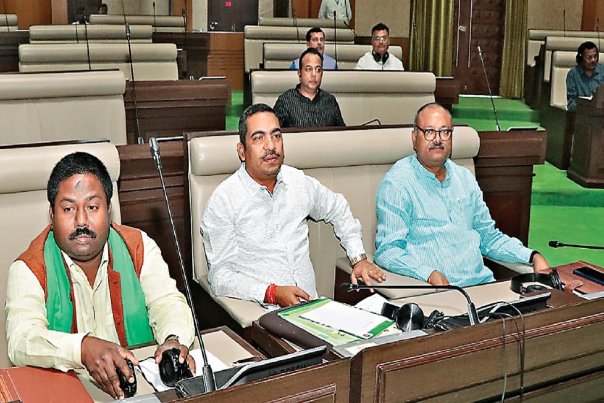 हेमंत सरकार बनायेगी मॉडल छात्रावास, 500 छात्रों के रहने की होगी व्यवस्था, मंत्री चंपई सोरेन की बड़ी घोषणा