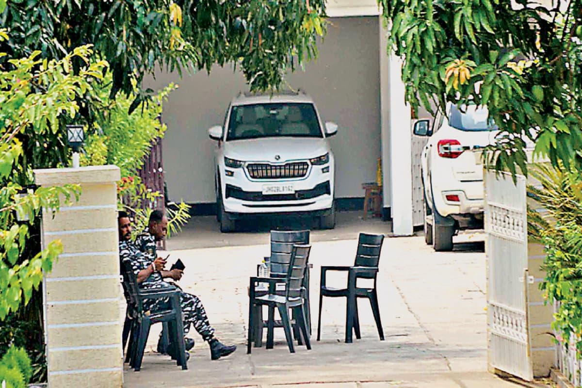 ईडी ने बिहार, झारखंड के 24 ठिकानों पर मारा छापा, JSCA के पूर्व उपाध्यक्ष भी आए जद में