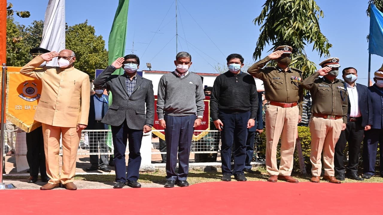 छत्तीसगढ़ नक्सली हमले में शहीद झारखंड के लाल शांति भूषण तिर्की को राज्यपाल व सीएम ने ऐसे दी श्रद्धांजलि