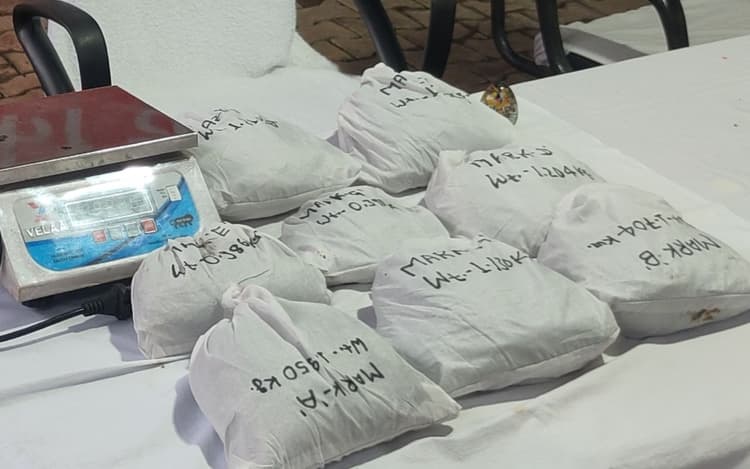 Sitamarhi News :191.300 किलोग्राम गांजा जब्त, मां व उसके दो पुत्र गिरफ्तार