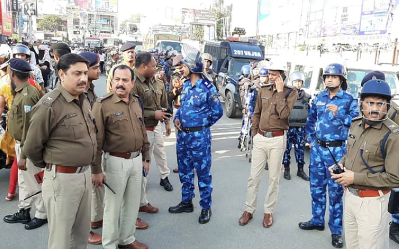बिहार में दुर्गा पूजा को लेकर रद्द की गई पुलिस कर्मियों की छुट्टियां, पुलिस मुख्यालय ने जारी किया आदेश बिहार में दुर्गा पूजा को लेकर रद्द की गई पुलिस कर्मियों की छुट्टियां, पुलिस मुख्यालय ने जारी किया आदेश
