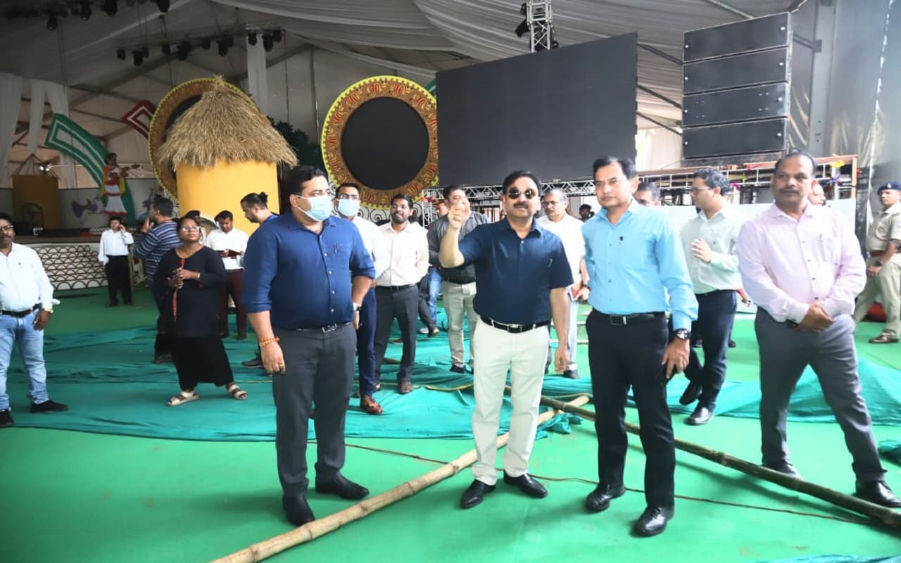 झारखंड जनजातीय महोत्सव : रांची में दिखेगी कला-संस्कृति की झलक, झारखंडी व्यंजनों का भी उठा सकेंगे लुत्फ झारखंड जनजातीय महोत्सव : रांची में दिखेगी कला-संस्कृति की झलक, झारखंडी व्यंजनों का भी उठा सकेंगे लुत्फ