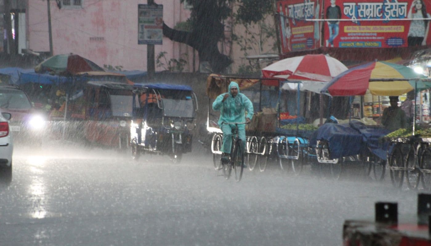 Jharkhand Weather: बदलेगा मौसम का मिजाज, 3 डिग्री तक गिरेगा तापमान, IMD ने जारी किया वर्षा-वज्रपात का अलर्ट