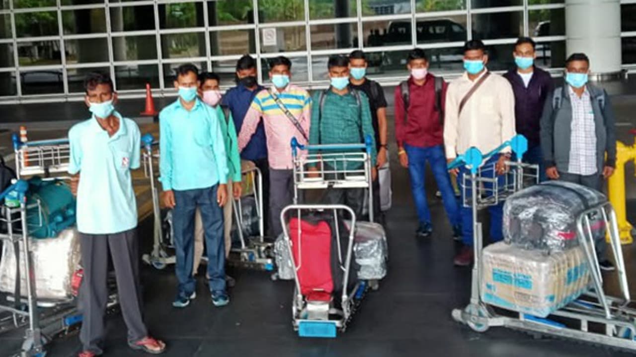 मलेशिया में फंसे झारखंड के 10 श्रमिकों की हुई सुरक्षित वतन वापसी, शेष 20 को भी लाने के हो रहे प्रयास