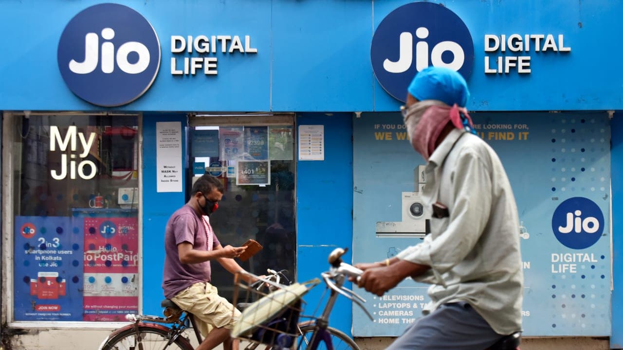 Jio Recharge: बंद हो गया जियो का सबसे सस्ता रिचार्ज, अब इतने का होगा सबसे किफायती प्रीपेड प्लान