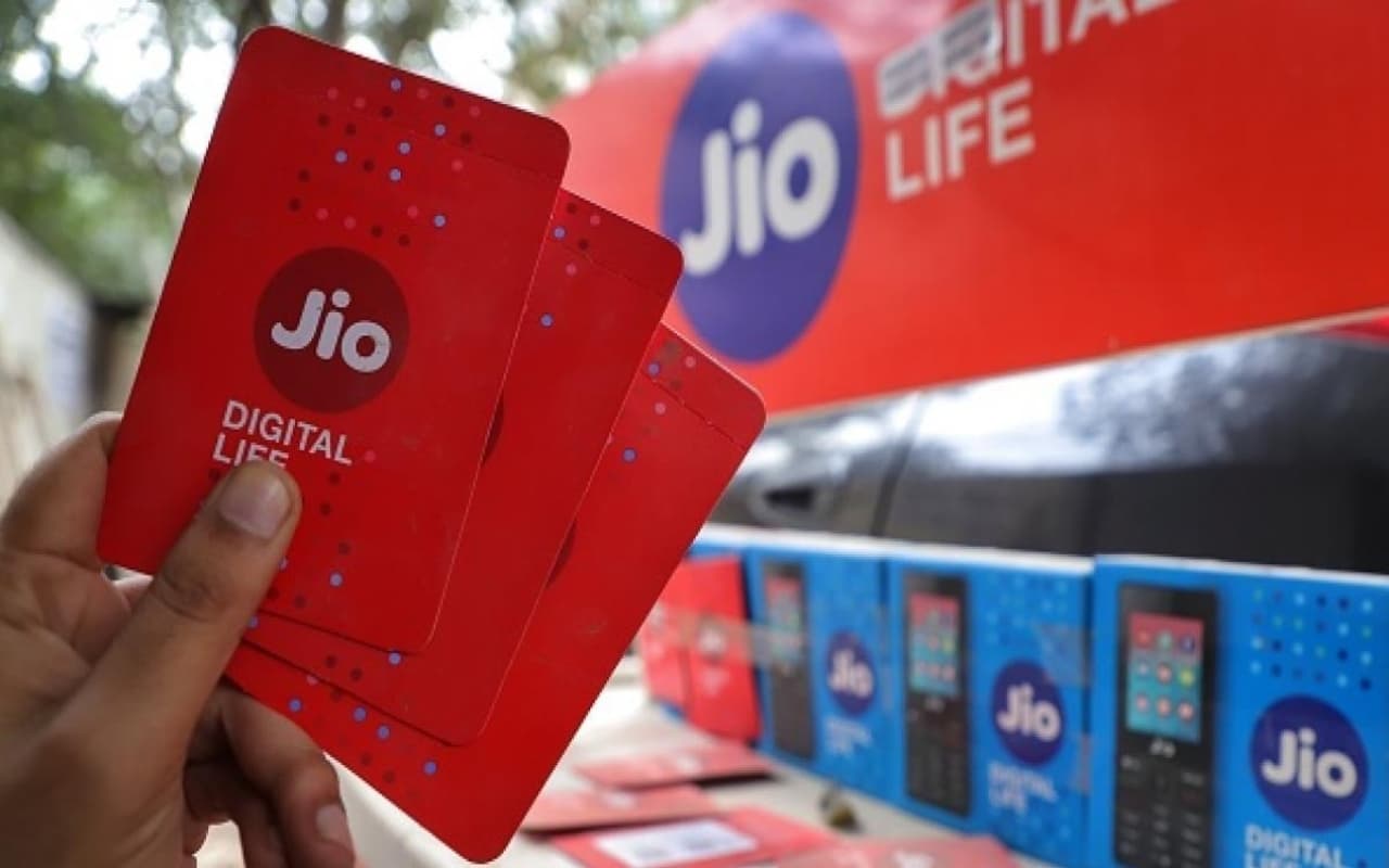 Jio Cheapest Recharge: लंबी वैलिडिटी वाला जियो का सबसे सस्ता रीचार्ज प्लान, 11 महीनों तक मिलेंगे इतने फायदे Jio Cheapest Recharge: लंबी वैलिडिटी वाला जियो का सबसे सस्ता रीचार्ज प्लान, 11 महीनों तक मिलेंगे इतने फायदे