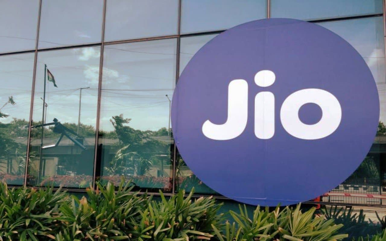 Reliance Jio 7th Anniversary: फ्री हुई कॉलिंग, सस्ता हुआ डेटा; यहां जानें जियो की 7 उपलब्धियां Reliance Jio 7th Anniversary: फ्री हुई कॉलिंग, सस्ता हुआ डेटा; यहां जानें जियो की 7 उपलब्धियां