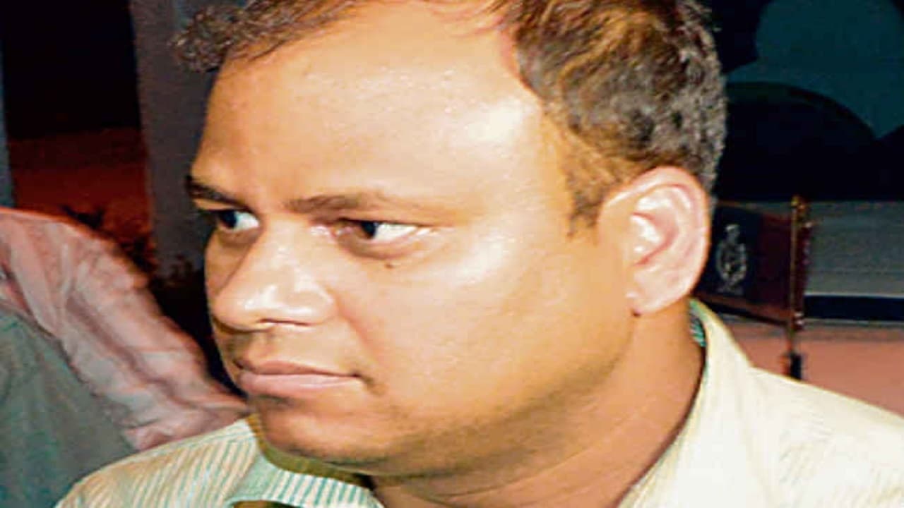 Bihar News: IAS जितेंद्र गुप्ता गायब! घूसखोरी 
में पकड़ाने पर भी अदालत से मिली थी राहत, अब किये गये सस्पेंड