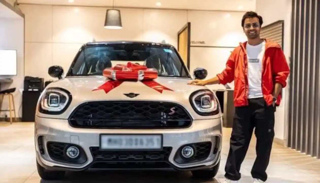Panchayat के ‘जीतू भैया’ ने खरीदी 42 लाख की Mini Countryman कार, जानें इसकी खूबियां Panchayat के ‘जीतू भैया’ ने खरीदी 42 लाख की Mini Countryman कार, जानें इसकी खूबियां