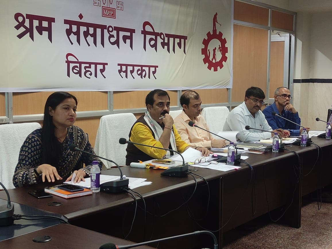 श्रम संसाधन विभाग का कार्यालय, ई-ऑफिस  में होगा होगा तब्दील, मंत्री जिवेश ने अधिकारियों को दिया निर्देश