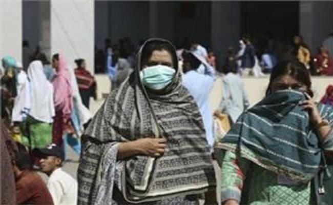 Coronavirus : पाकिस्तान के हालात बदतर, संक्रमित लोगों की संख्या 2,000 के पार