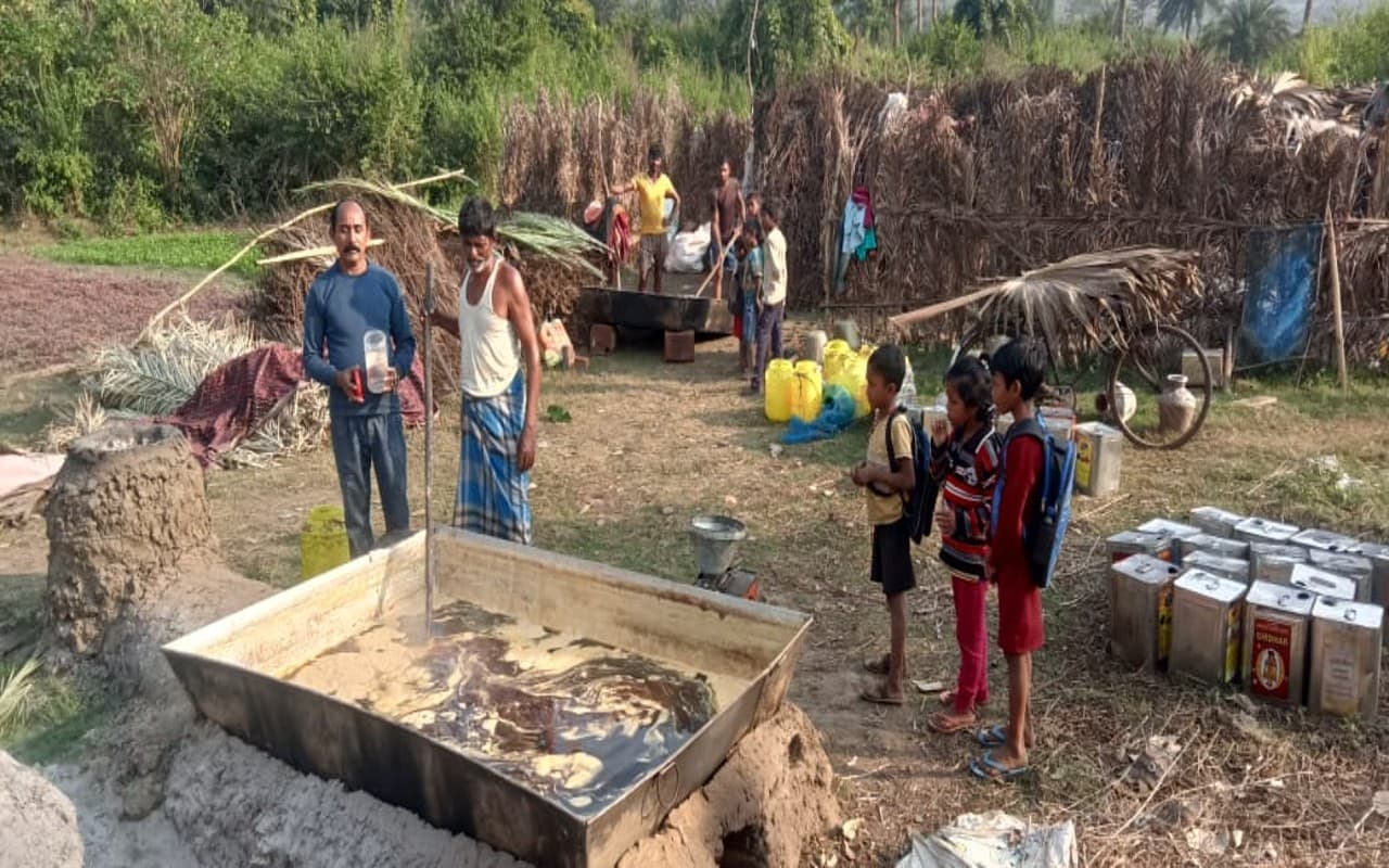 West Bengal: पश्चिम बंगाल के बांकुड़ा में काली पूजा से मकर सक्रांति तक तैयार किए जाते हैं खजूर का गुड़