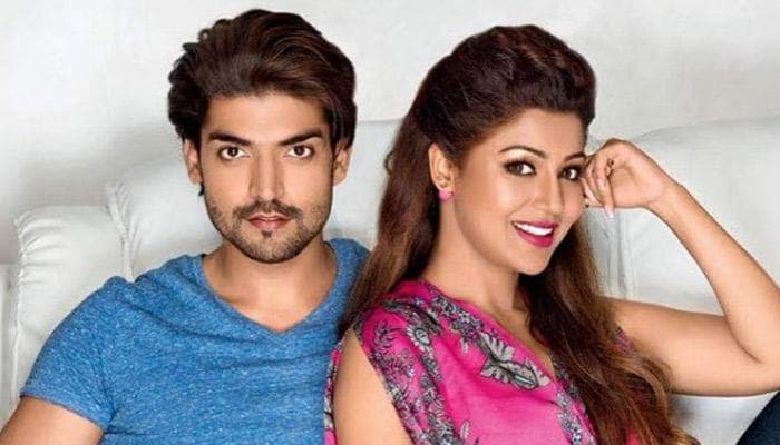 कोरोना की चपेट में आई टीवी की ये मशहूर जोड़ी, सोशल मीडिया पर पोस्ट लिख दी जानकारी