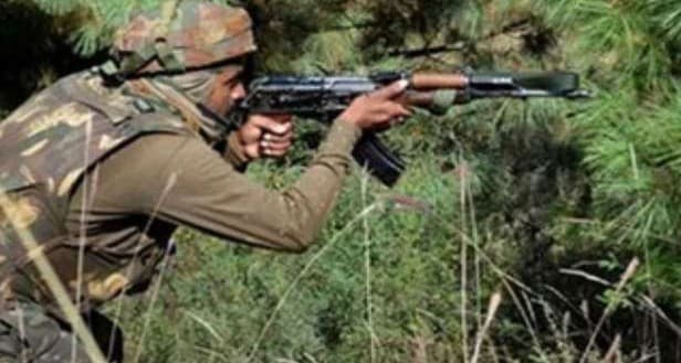 जम्मू-कश्मीर: कुलगाम में सुरक्षाबलों और आतंकवादियों के बीच मुठभेड़, एक आतंकी ढेर