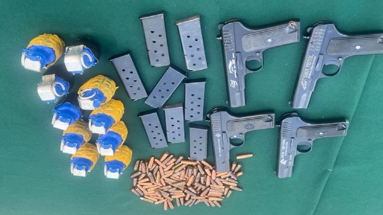 जम्मू-कश्‍मीर: राजौरी कदल इलाके में आतंकियों के हमले में ट्रैफिक पुलिस कर्मी घायल