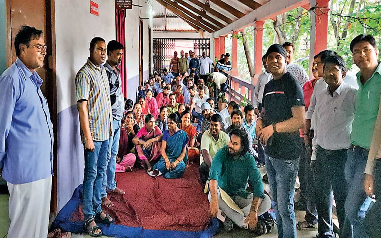 रांची विवि के कर्मचारी आज मुंह में पट्टी बांधकर निकालेंगे मौन जुलूस, वेतन निर्धारण की मांग का करेंगे विरोध