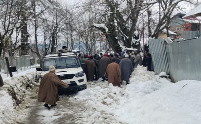 Avalanche Warning : जम्मू-कश्मीर में हिमस्खलन का अलर्ट, लोगों को सतर्कता बरतने की हिदायत