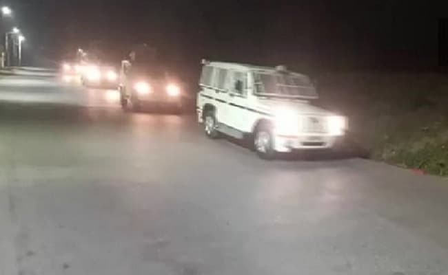 जम्मू-कश्मीर: श्रीनगर में पुलिस टीम पर आतंकी हमला, मुठभेड़ में एक आतंकवादी ढेर, साथी फरार