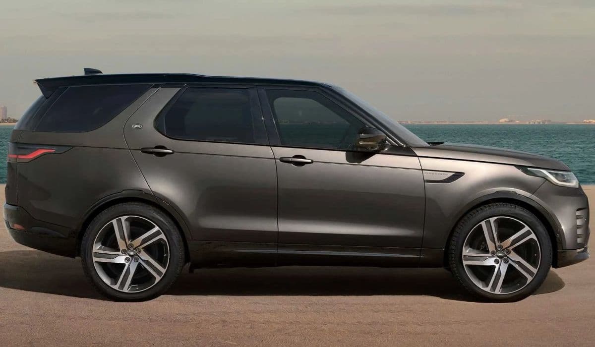 JLR ने शुरू की Discovery Metropolitan Edition की बुकिंग, जानें इस 7-सीटर SUV के फीचर्स और कीमत