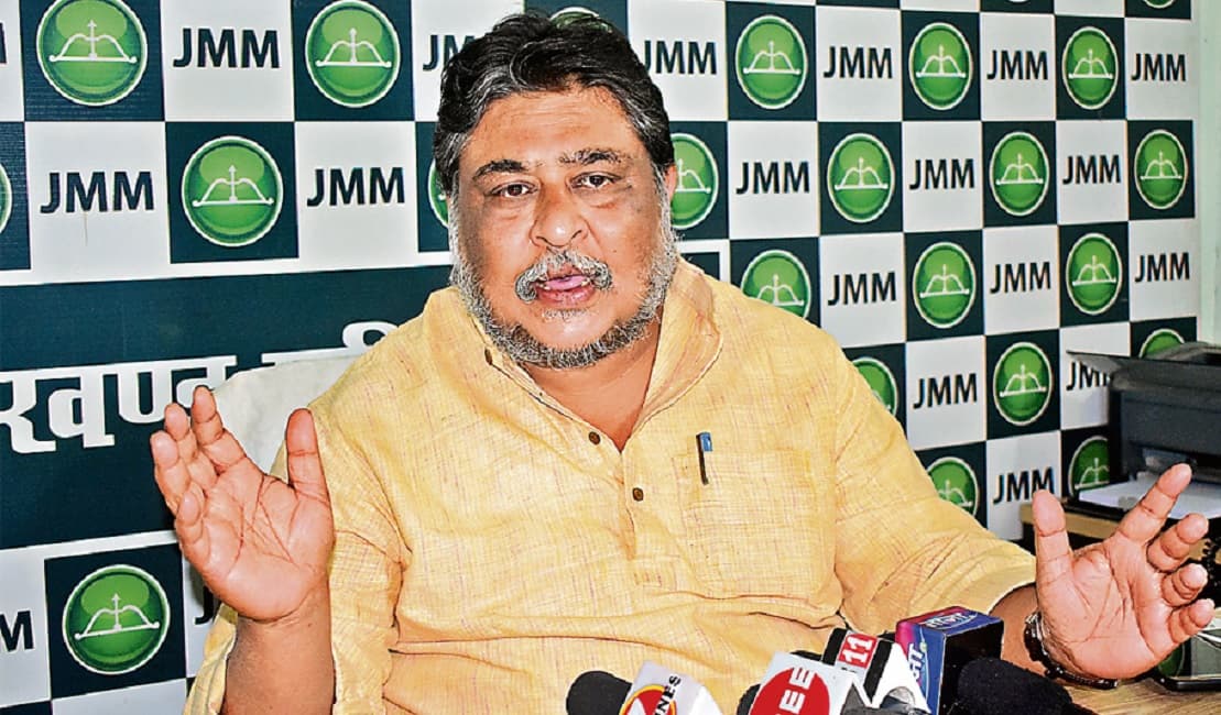 Jharkhand: राज्यपाल के एटम बम वाले बयान पर झामुमो-कांग्रेस ने किया पलटवार, BJP बोली- सरकार डरी हुई है