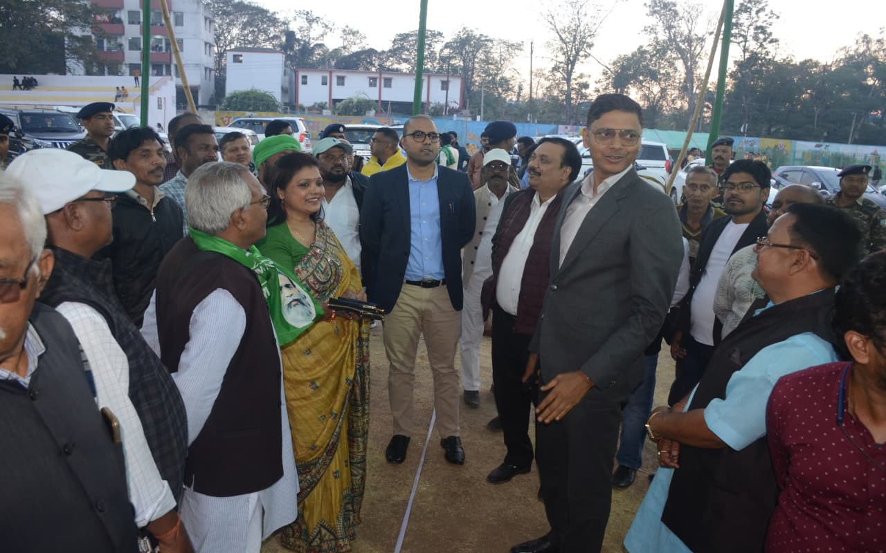 Jharkhand News: चार फरवरी को झामुमो का 51वां स्थापना दिवस, सज-धजकर तैयार हुआ धनबाद का गोल्फ ग्राउंड