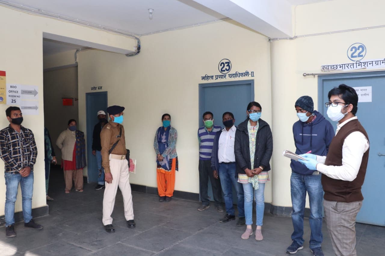 भागलपुर: एसडीपीओ ने सुरक्षा व्यवस्था को लेकर किया बैंकों का औचक निरीक्षण,दिया ये निर्देश