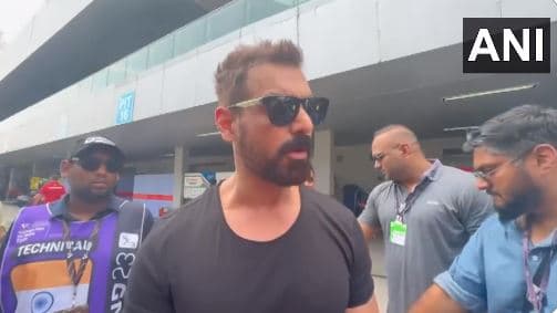Video: MotoGP रेस देखने पहुंचे युवराज सिंह और जॉन अब्राहम, सीएम योगी आदित्यनाथ को दिया धन्यवाद