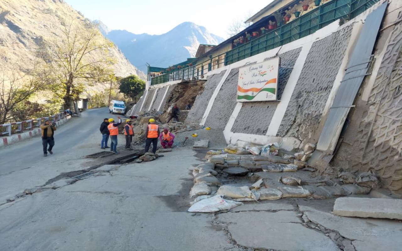 जोशीमठ त्रासदी में प्रभावित हुए लोगों को मिलेगा मुआवजा, उत्तराखंड मंत्रिमंडल ने पुनर्वास नीति को दी मंजूरी