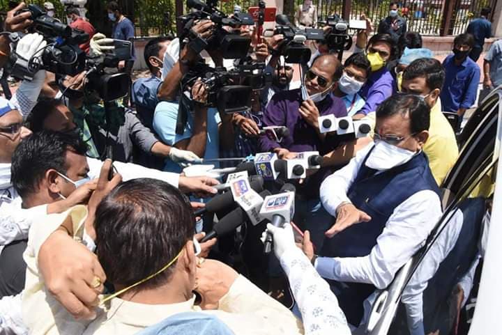 कोरोना की चपेट में पत्रकारों के आने से सरकार अलर्ट, जारी किया परामर्श