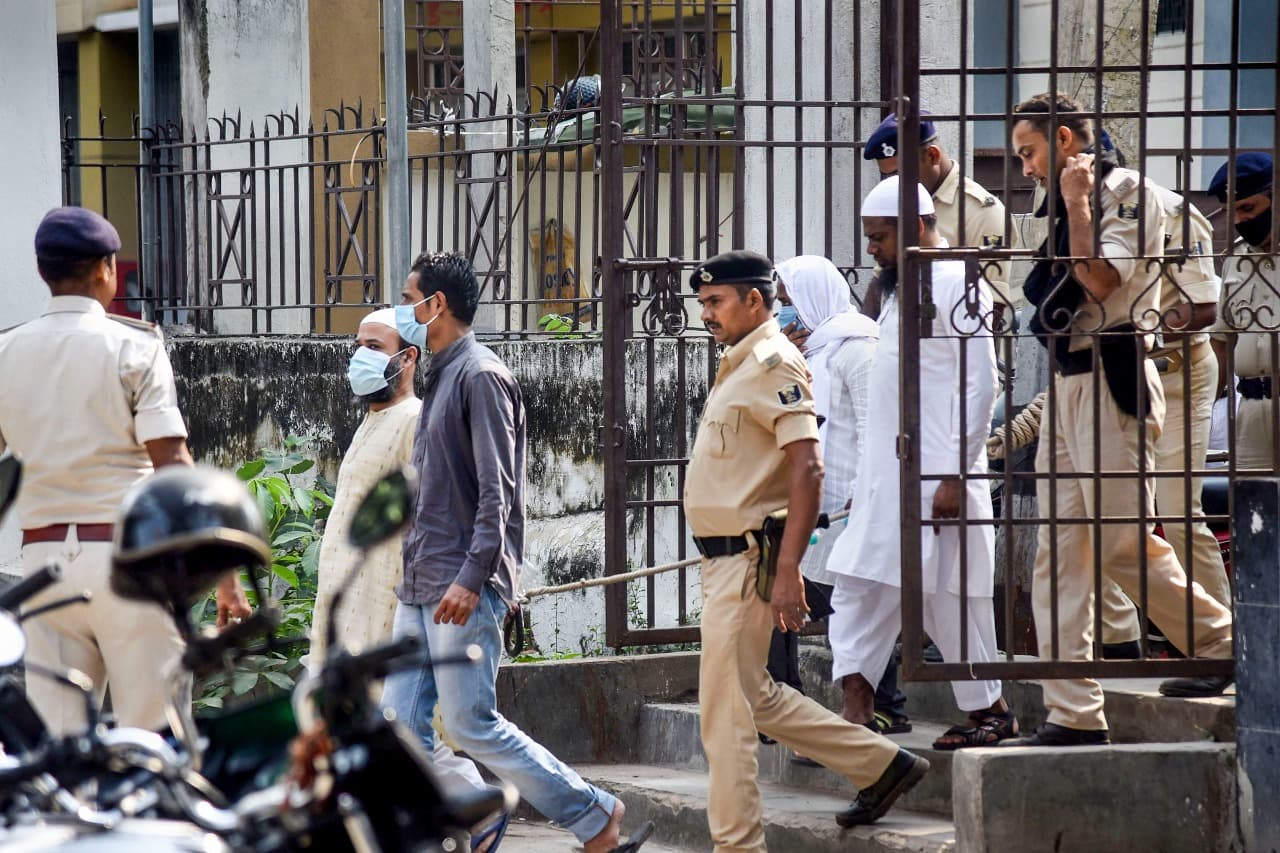 गांधी मैदान ब्लास्ट मामले में रांची के 4 आरोपियों को मिली फांसी की सजा, दो को उम्र कैद गांधी मैदान ब्लास्ट मामले में रांची के 4 आरोपियों को मिली फांसी की सजा, दो को उम्र कैद