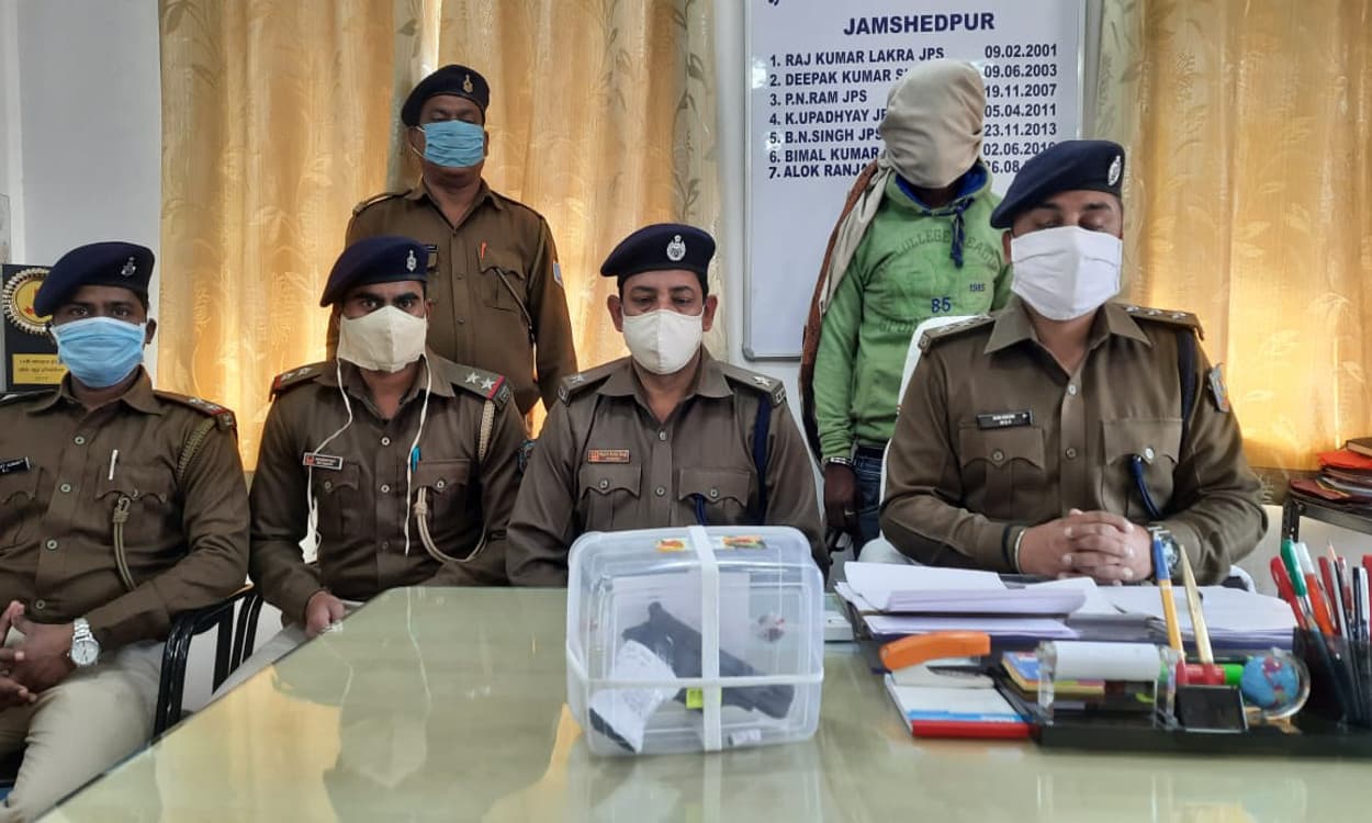 लोडेड पिस्टल के साथ जमशेदपुर में क्रिमिनल गिरफ्तार, बदला लेने की नियत से हत्या करने जा रहा था आरोपी
