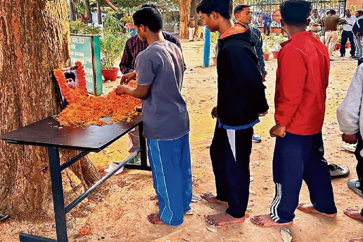 एथलीट अंजलि को दी गयी श्रद्धांजलि, कैडेट‍्स ने की उच्चस्तरीय जांच की मांग, परिजनों का JSSPS पर गंभीर आरोप