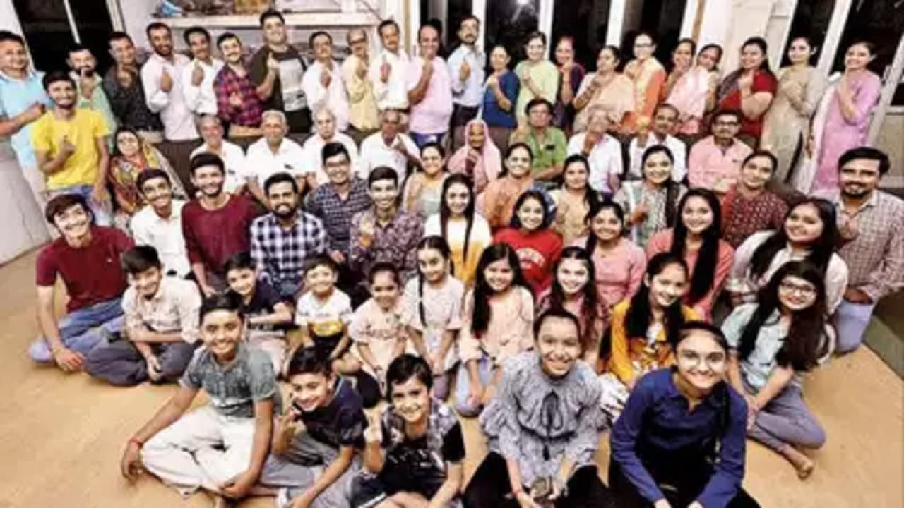 Gujarat Elections 2022 Voting: संयुक्त परिवार में साथ रहते है 81 लोग, एकजुट होकर करते है वोट