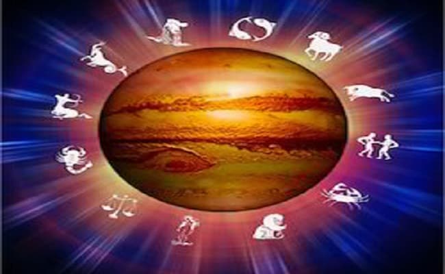 गुरु के शनि की राशि मकर में प्रवेश करने से  854 साल बाद बना महासंयोग, सभी राशियों पर पड़ेगा असर