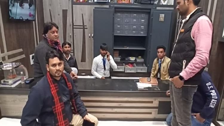 VIDEO: पटना और सारण के बाद अब गोपालगंज में जेवरात की दुकान में लूट, सामने आया वीडियो