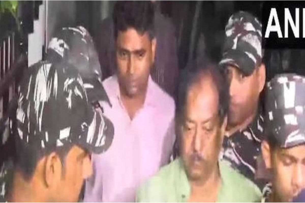 WB News :राशन मामले में बढ़ती जा रही हैं ज्योतिप्रिय मल्लिक की मुश्किलें,अब वन विभाग भी आया जांच के दायरे में WB News :राशन मामले में बढ़ती जा रही हैं ज्योतिप्रिय मल्लिक की मुश्किलें,अब वन विभाग भी आया जांच के दायरे में