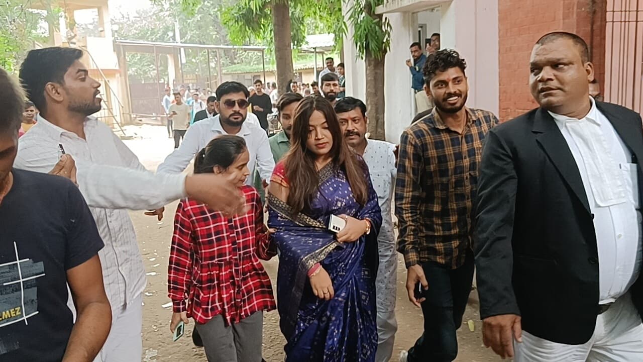 भोजपुरी एक्टर पवन सिंह की पत्नी लाइमलाइट से रहती हैं दूर, लगाये थे गंभीर आरोप, जानें कौन हैं ज्योति सिंह..