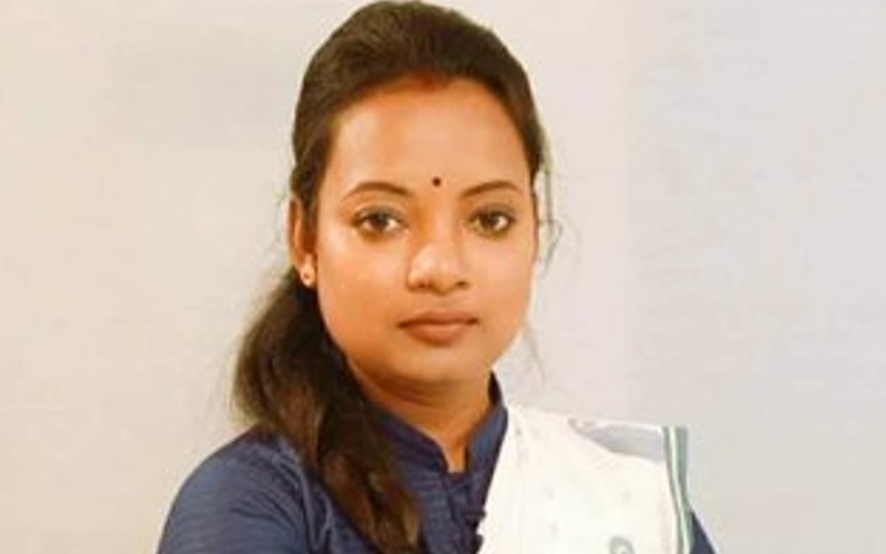 अखिल गिरि के विवादित बोल से भाजपा में उबाल, आदिवासियों ने बांकुड़ा में मंत्री ज्योत्सना मांडी को रोका