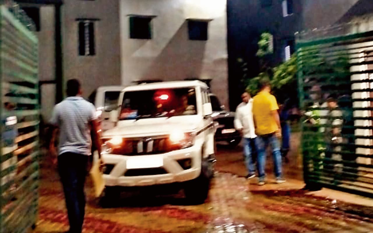 धनबाद : निरसा कस्तूरबा की छात्रा रहस्यमय ढंग से लापता, छानबीन में जुटी बाल आयोग की टीम