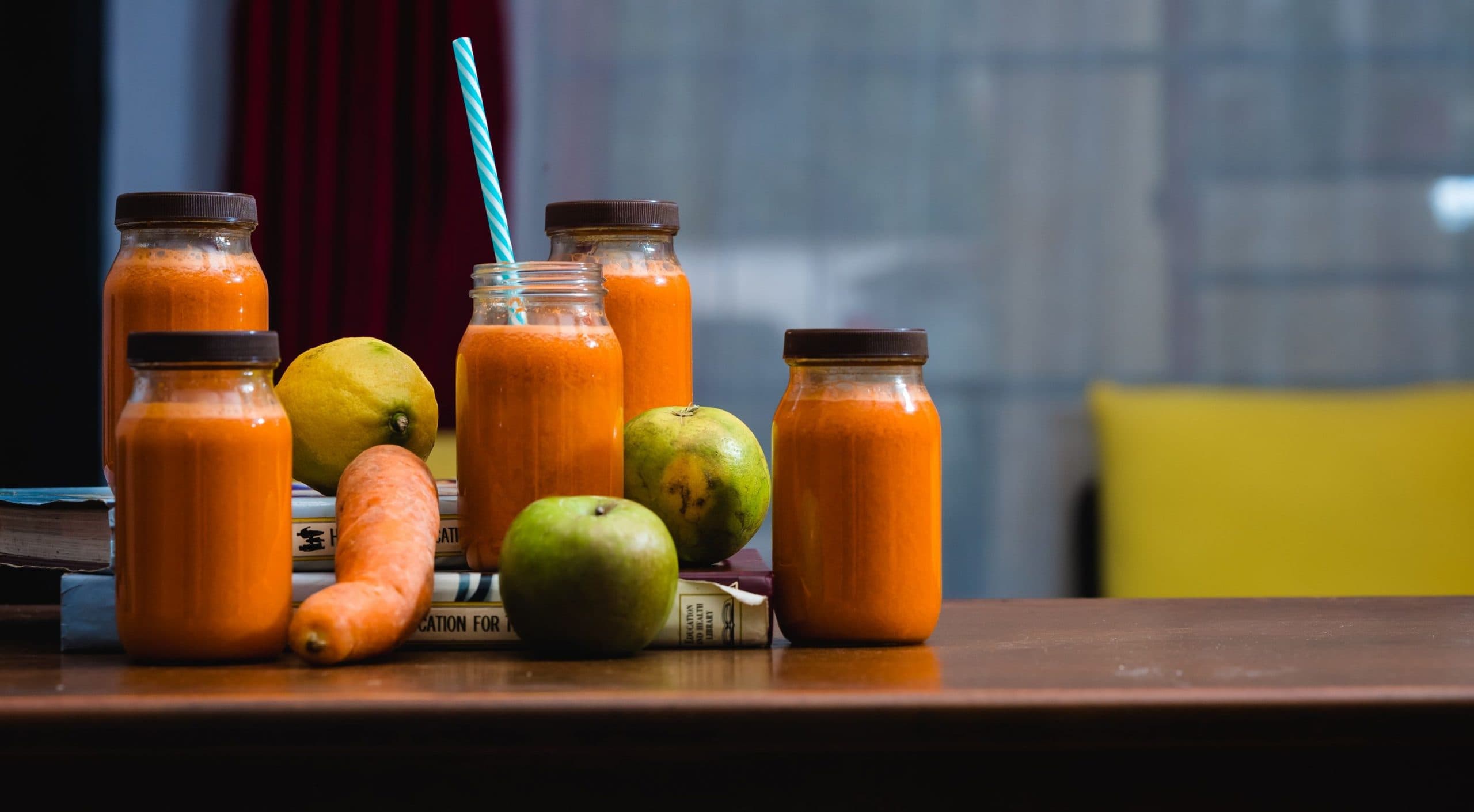 Happy Holi 2021: आज होली खेलने से पहले और बाद में जरूर पी लें एक ग्लास गाजर की कांजी, पेट से लेकर इन मामलों में फायदेमंद, बनाना भी आसान