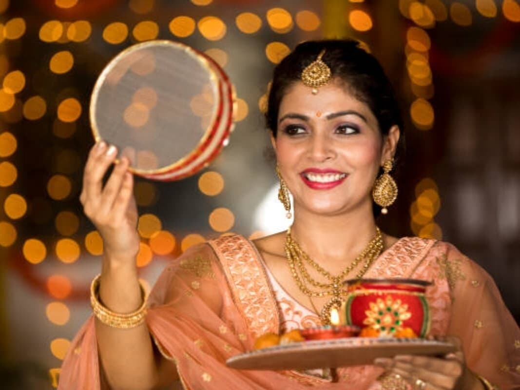 karwa Chauth 2023: महिलाएं पति की लंबी आयु के लिए रखेंगी करवा चौथ का व्रत,जानें शुभ मुहूर्त-पूजा विधि और महत्व