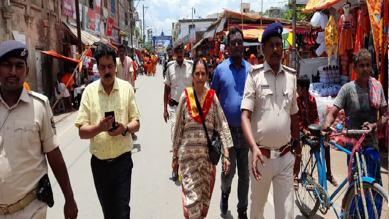 श्रावणी मेला 2022 : भोले की भक्त कृष्णा बम पहुंची सुल्तानगंज, 70 की उम्र में भी दौड़कर जाती हैं बाबा नगरी