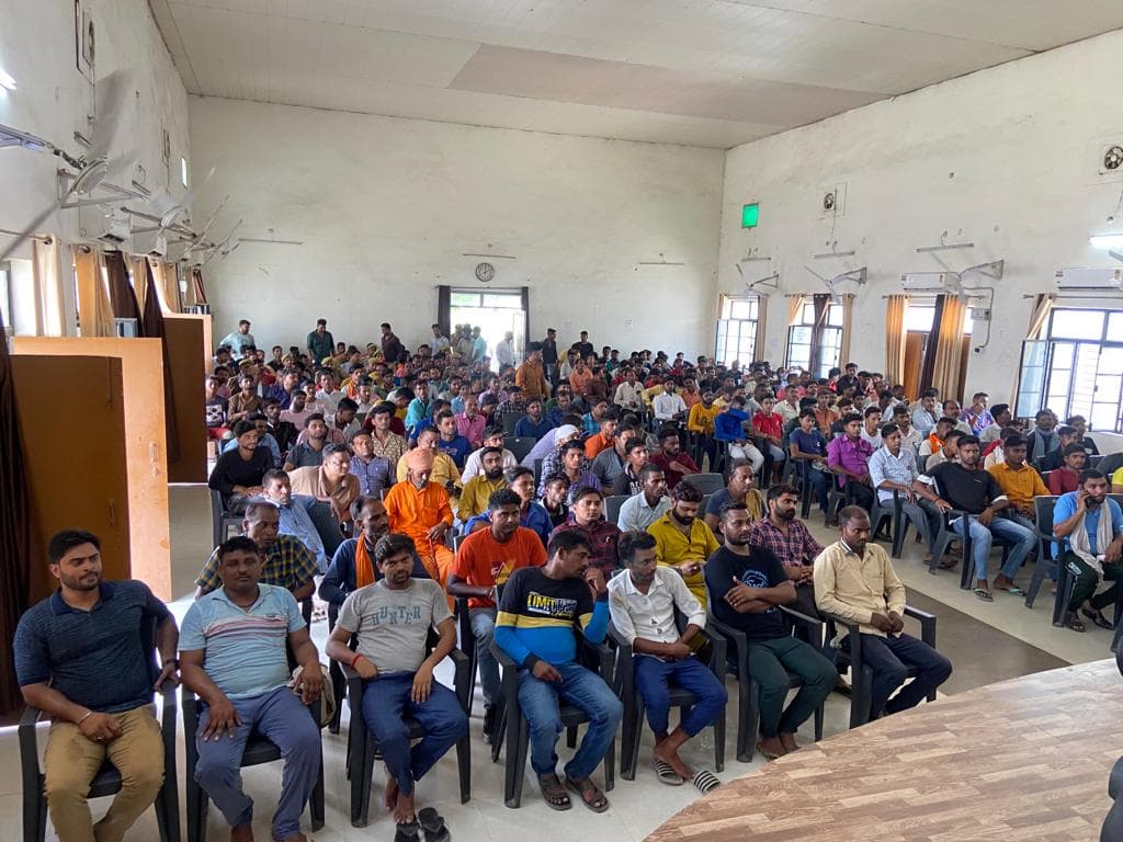 Bareilly: कावड़ियों को महंगा पडे़गा ये शौक, Kanwar Yatra में प्रशासन की नहीं मानी बात तो होगी कार्रवाई