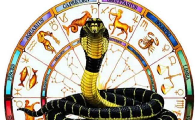 जन्मकुंडली में कालसर्प दोष से पीड़ित सावन में ऐसे करें शिव जी की पूजा, जानें सर्प दोष के लक्षण