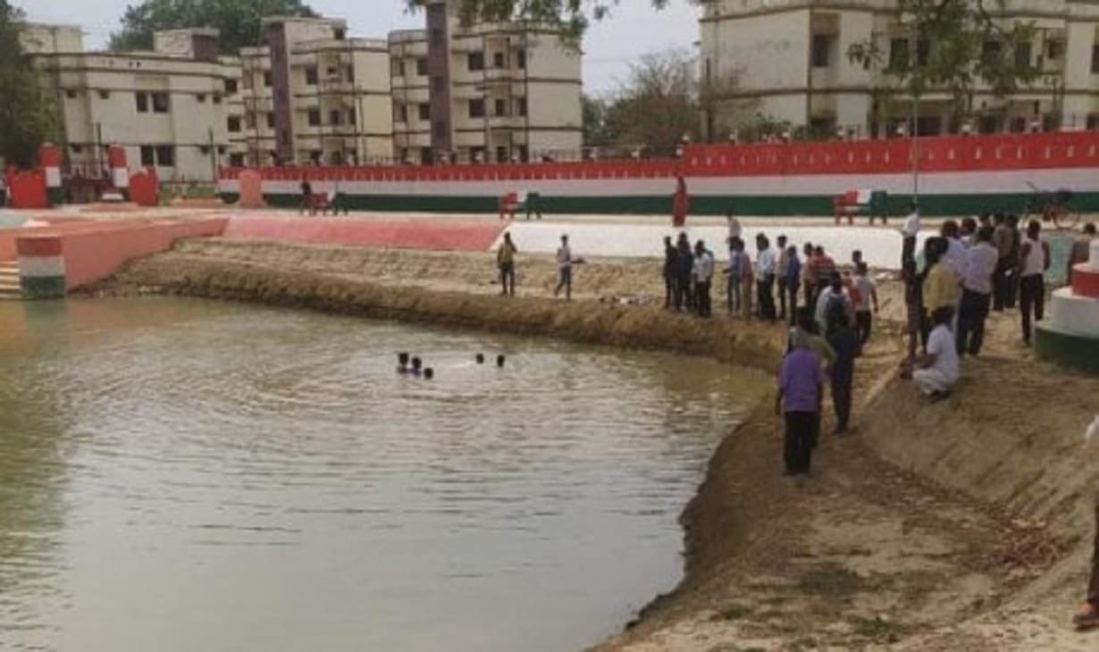 Kanpur: गंगा का जलस्तर घटते ही खुला बोट क्लब, नियमित आरती के साथ लेजर शो और संगीत की महफिल की तैयारी