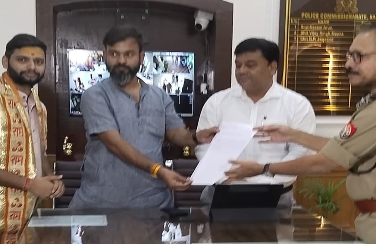 कानपुर: सड़क पर जहां होगी नमाज, बजरंग दल वहां करेगा हनुमान चालीसा का पाठ, कमिश्नर को दिया ज्ञापन