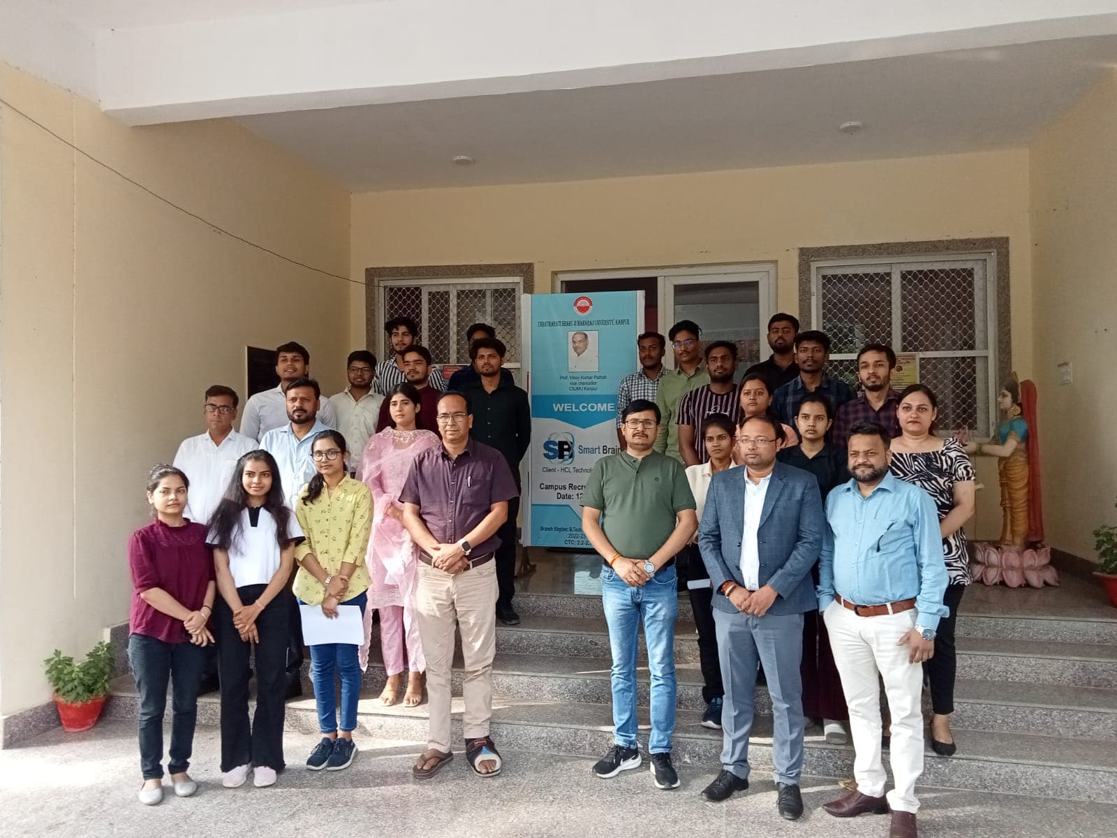 प्लेसमेंट ड्राइव में 19 छात्रों को लाखों का पैकेज, CSJMU के बीटेक, बीसीए और एमसीए के स्टूडेंट्स ने लिया हिस्सा