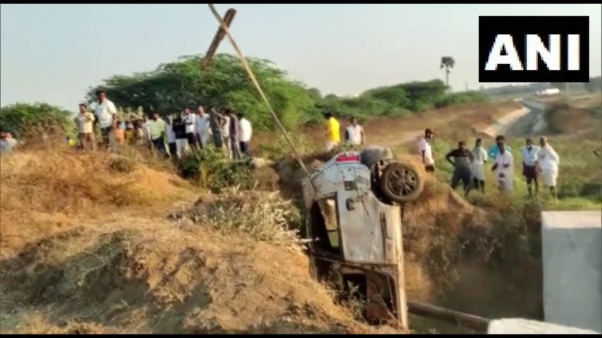 Big Accident: तेलंगाना में बड़ा हादसा, नहर में गिरी कार, हादसे में 5 लोगों की मौत, एक घायल