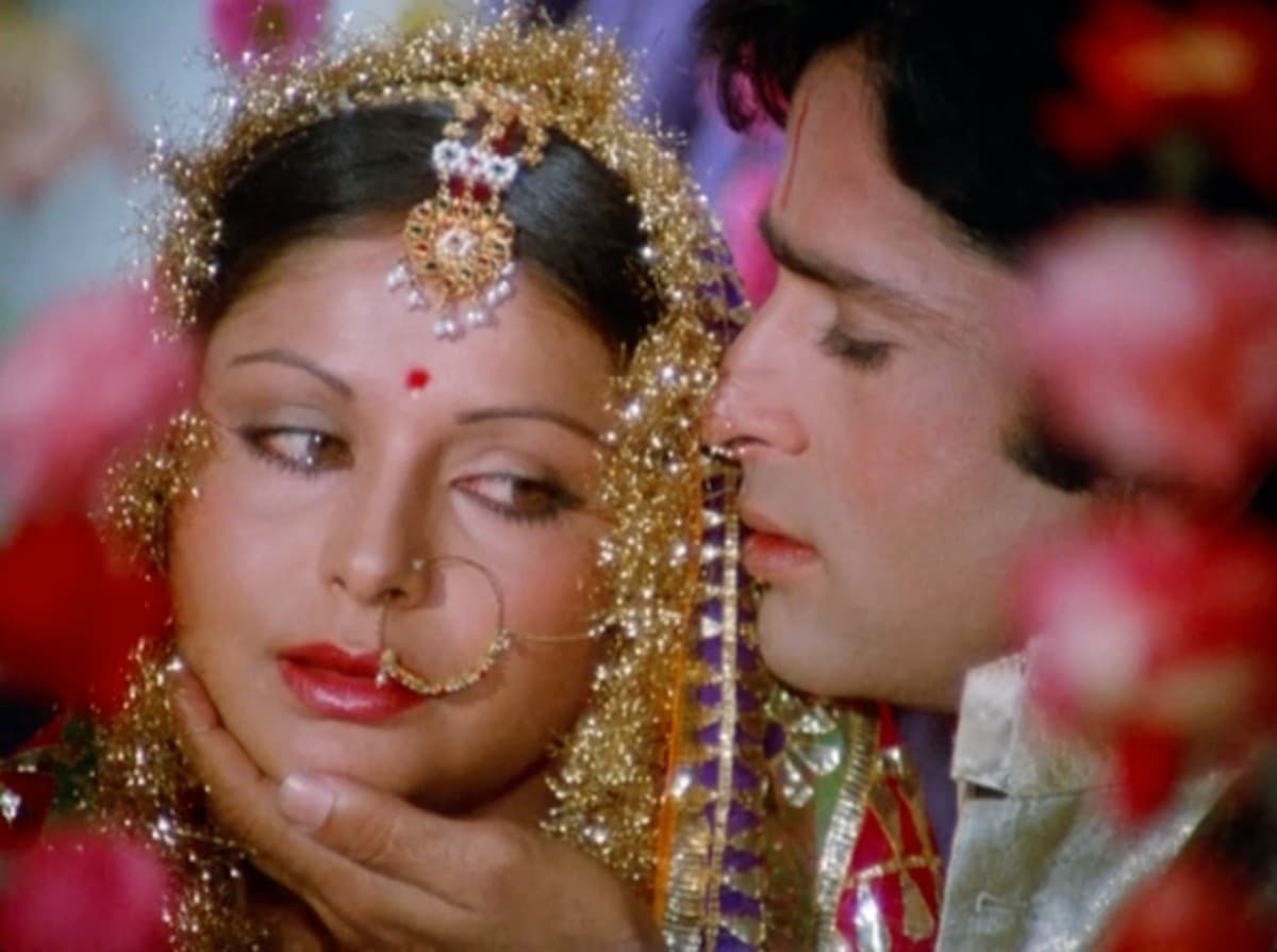 जब शशि कपूर को याद आया यश चोपड़ा ने कैसे फिल्माया था कभी कभी की 'सुहाग रात है' गाना, जमकर की थी तारीफ
