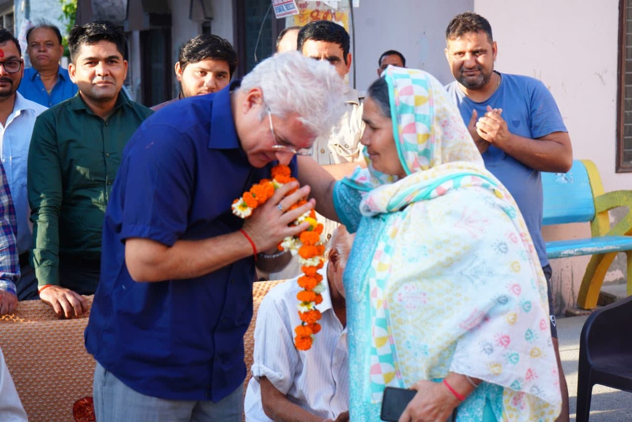 दिल्ली में अब चलेंगी इलेक्ट्रिक मोहल्ला बसें, जानें क्या है सरकार का उद्देश्य